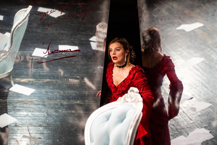 Венера в хутрі. Прем'єра